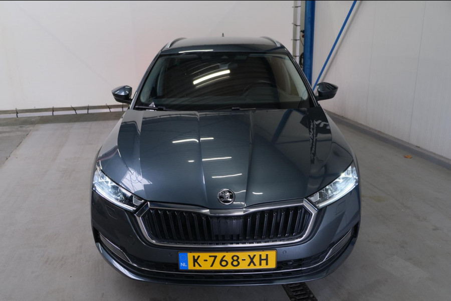 Škoda Octavia Combi 1.0 e-TSI Business Edition Plus Automaat - N.A.P. Airco, Cruise, Navi, PDC, Camera, Trekhaak.