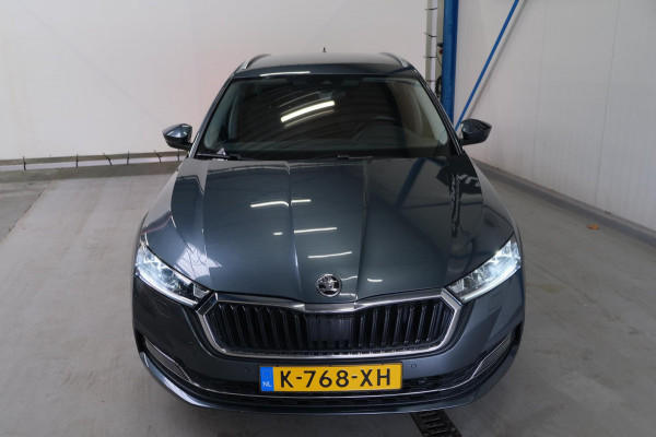 Škoda Octavia Combi 1.0 e-TSI Business Edition Plus Automaat - N.A.P. Airco, Cruise, Navi, PDC, Camera, Trekhaak.