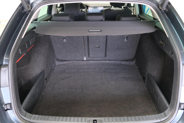 Škoda Octavia Combi 1.0 e-TSI Business Edition Plus Automaat - N.A.P. Airco, Cruise, Navi, PDC, Camera, Trekhaak.