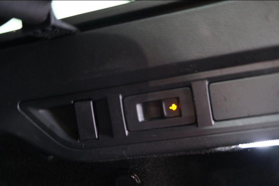 Škoda Octavia Combi 1.0 e-TSI Business Edition Plus Automaat - N.A.P. Airco, Cruise, Navi, PDC, Camera, Trekhaak.