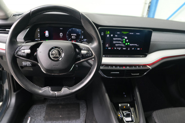 Škoda Octavia Combi 1.0 e-TSI Business Edition Plus Automaat - N.A.P. Airco, Cruise, Navi, PDC, Camera, Trekhaak.