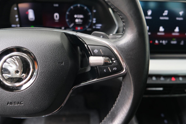 Škoda Octavia Combi 1.0 e-TSI Business Edition Plus Automaat - N.A.P. Airco, Cruise, Navi, PDC, Camera, Trekhaak.