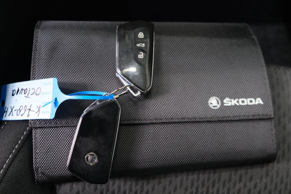 Škoda Octavia Combi 1.0 e-TSI Business Edition Plus Automaat - N.A.P. Airco, Cruise, Navi, PDC, Camera, Trekhaak.