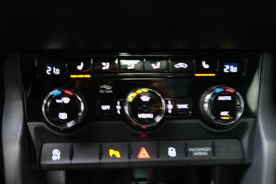 Škoda Karoq 1.5 TSI ACT Sportline Business - N.A.P. Airco, Cruise, Navi, PDC, Camera, Schuifdak, Trekhaak.