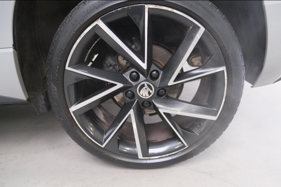 Škoda Karoq 1.5 TSI ACT Sportline Business - N.A.P. Airco, Cruise, Navi, PDC, Camera, Schuifdak, Trekhaak.