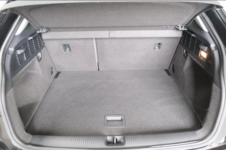 Audi Q2 30 TFSI Sport - N.A.P. Airco, Cruise, PDC, Navi.