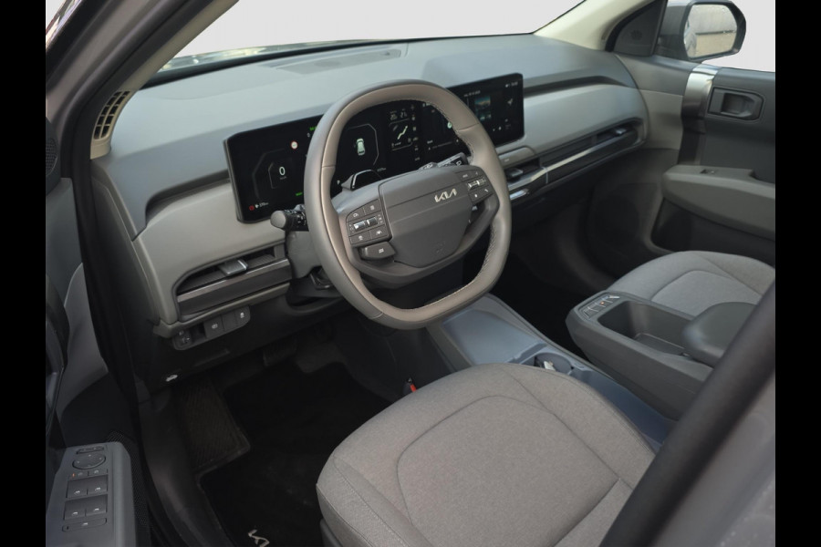 Kia EV3 Air 81.4 kWh | Demo | Adapt. Cruise | Lane-Assist | Climate Control | Long Range | Achteruitrijcamera | Sensoren Voor- En Achter |