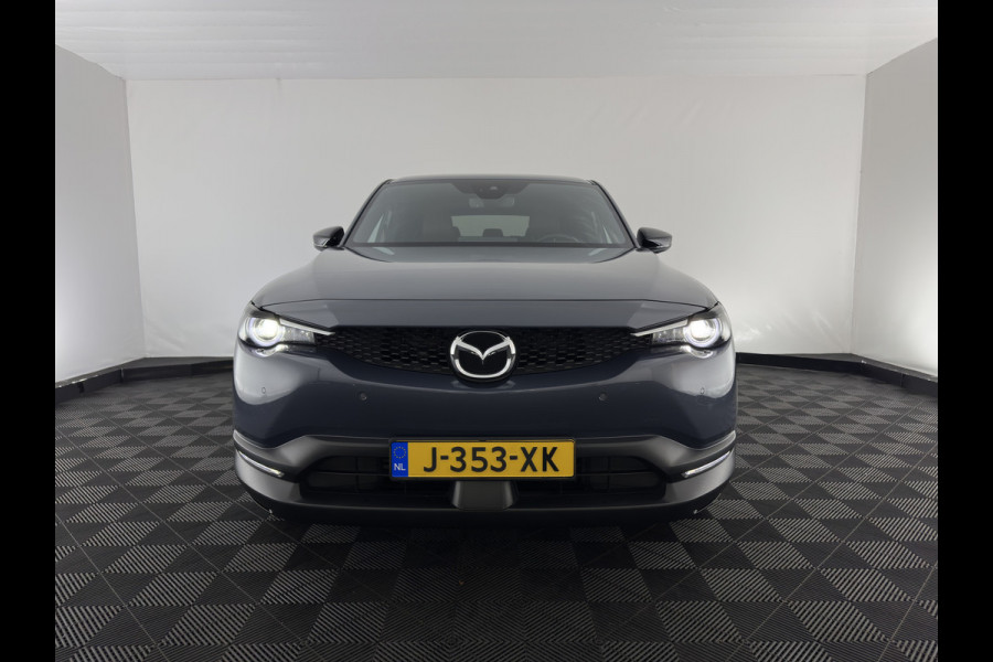 Mazda MX-30 e-SkyActiv 145 First Edition 36 kWh {SOH-92%} (INCL-BTW) Aut.*LEATHER-MICROFIBRE | FULL-LED | NAVI-FULLMAP | KEYLESS | BLIND-SPOT |  ADAPTIVE-CRUISE | HEAD-UP | CAMERA | DIGI-COCKPIT | MEMORY-PACK | SHIFT-PADDLES | 18"ALU*