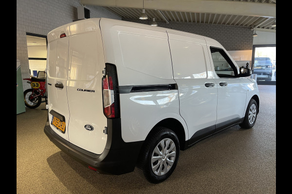 Ford Transit Courier 1.0 EcoBoost Trend benzine grijs kenteken / zo goed als nieuw / fabrieksgarantie tot 07-03-2026 / vaste prijs rijklaar € 19.950 ex / lease vanaf € 336 / direct leverbaar