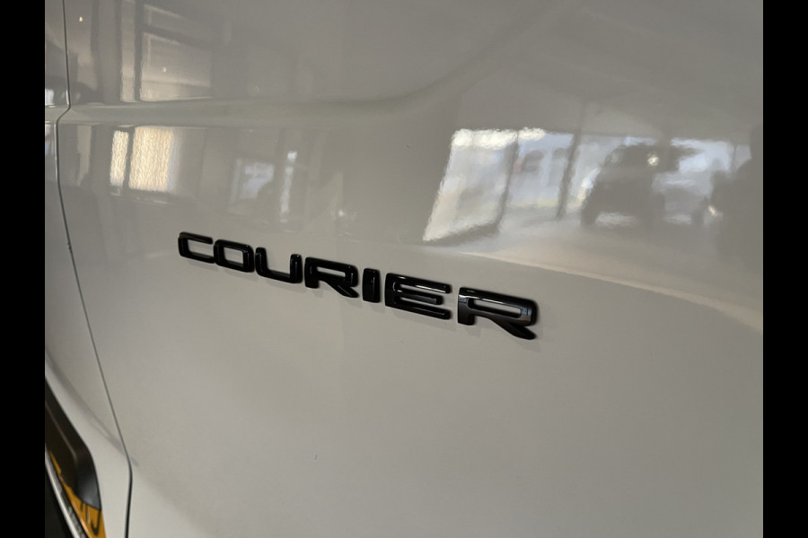 Ford Transit Courier 1.0 EcoBoost Trend benzine grijs kenteken / zo goed als nieuw / fabrieksgarantie tot 07-03-2026 / vaste prijs rijklaar € 19.950 ex / lease vanaf € 336 / direct leverbaar