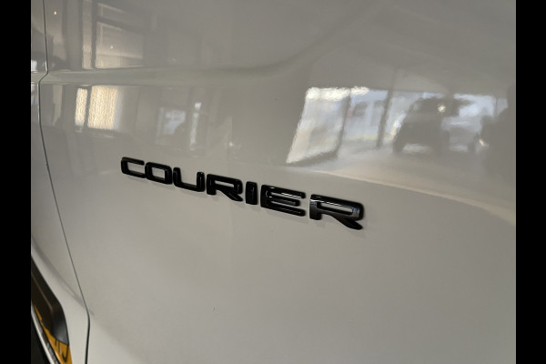 Ford Transit Courier 1.0 EcoBoost Trend benzine grijs kenteken / zo goed als nieuw / fabrieksgarantie tot 07-03-2026 / vaste prijs rijklaar € 19.950 ex / lease vanaf € 336 / direct leverbaar