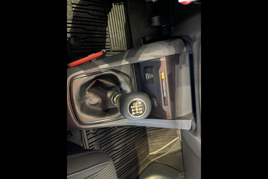 Ford Transit Courier 1.0 EcoBoost Trend benzine grijs kenteken / zo goed als nieuw / fabrieksgarantie tot 07-03-2026 / vaste prijs rijklaar € 19.950 ex / lease vanaf € 336 / direct leverbaar