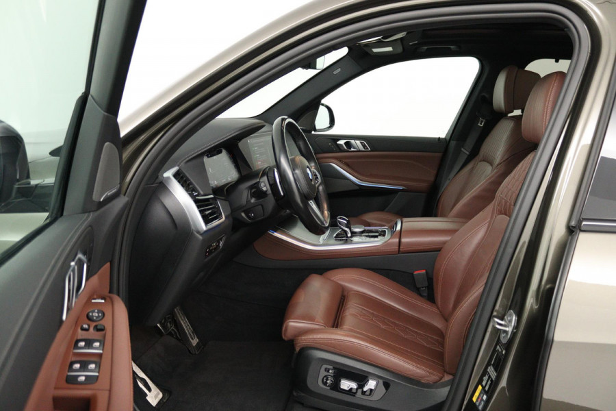 BMW X5 XDrive45e High Executive (PANORAMADAK, CAMERA, STOEL/STUURVERWARMING, SFEERVERLICHTING, DEALER ONDERHOUDEN)