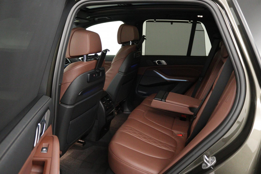 BMW X5 XDrive45e High Executive (PANORAMADAK, CAMERA, STOEL/STUURVERWARMING, SFEERVERLICHTING, DEALER ONDERHOUDEN)