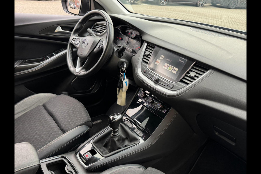 Opel Grandland X 1.2 Turbo Design Line - Navigatie I Airco I Sport stoelen I LED I PDC I Achteruitrij camera I Dealer onderhouden