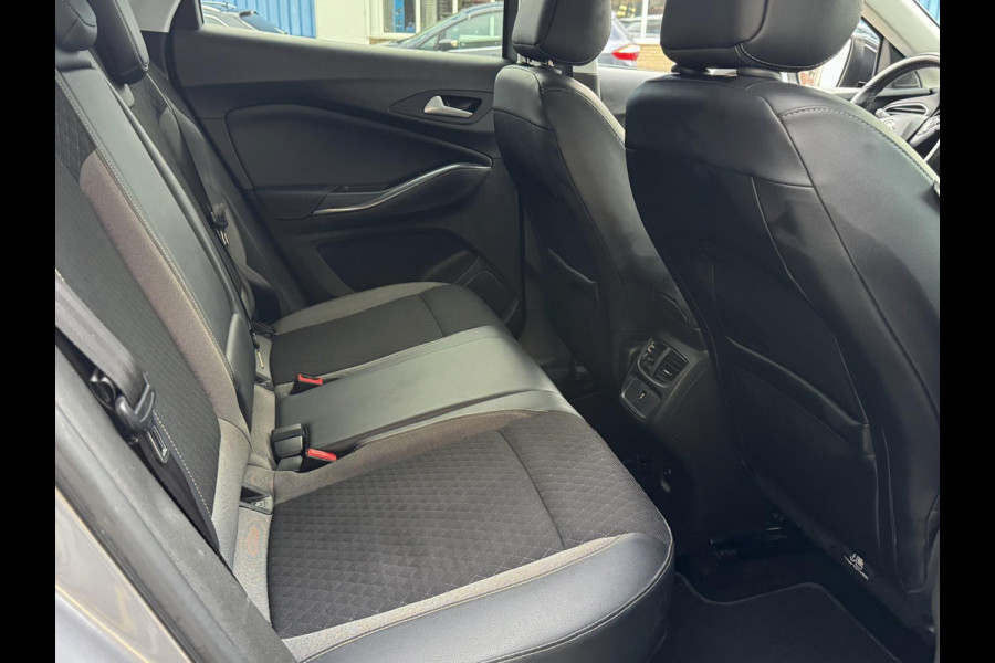 Opel Grandland X 1.2 Turbo Design Line - Navigatie I Airco I Sport stoelen I LED I PDC I Achteruitrij camera I Dealer onderhouden