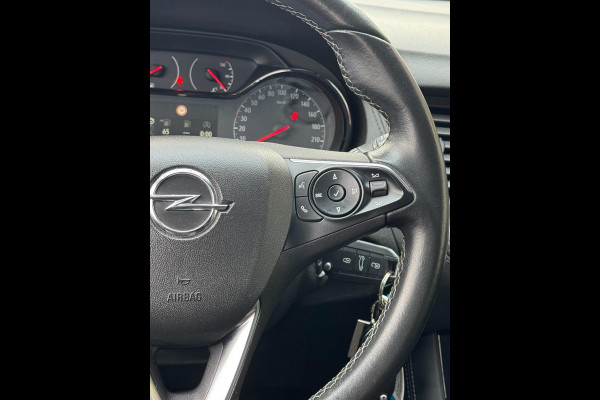 Opel Grandland X 1.2 Turbo Design Line - Navigatie I Airco I Sport stoelen I LED I PDC I Achteruitrij camera I Dealer onderhouden