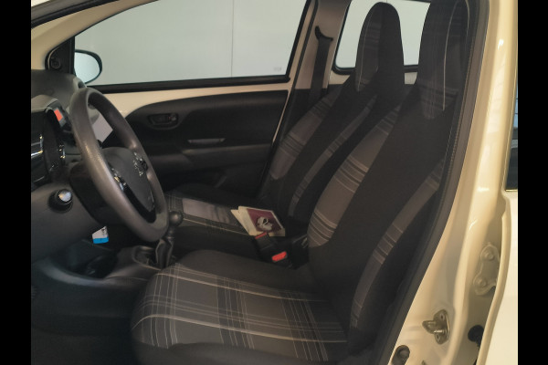 Peugeot 108 1.0 e-VTi Rijklaar + 12 maanden Bovag-garantie Henk Jongen Auto's in Helmond,  al 50 jaar service zoals 't hoort!