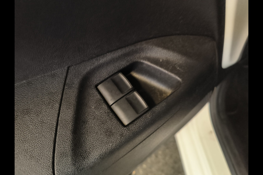 Peugeot 108 1.0 e-VTi Rijklaar + 12 maanden Bovag-garantie Henk Jongen Auto's in Helmond,  al 50 jaar service zoals 't hoort!