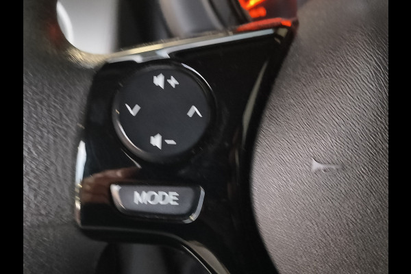 Peugeot 108 1.0 e-VTi Rijklaar + 12 maanden Bovag-garantie Henk Jongen Auto's in Helmond,  al 50 jaar service zoals 't hoort!