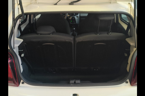 Peugeot 108 1.0 e-VTi Rijklaar + 12 maanden Bovag-garantie Henk Jongen Auto's in Helmond,  al 50 jaar service zoals 't hoort!