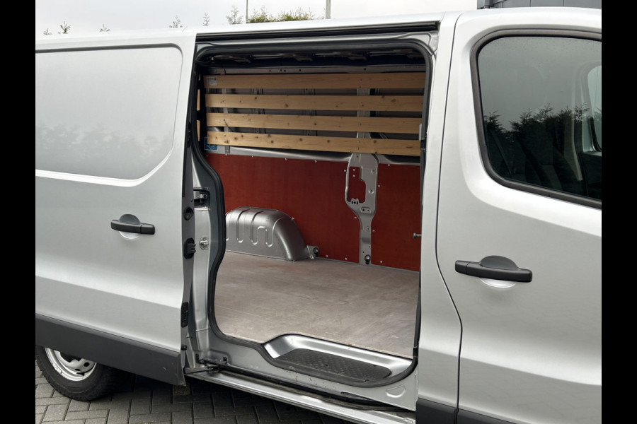 Renault Trafic 2.0 dCi / L2H1 / 1e EIG. / 54.177 KM !! / TREKHAAK / AIRCO / CRUISE / NAVI / APPLE CARPLAY / 3-ZITS / LED