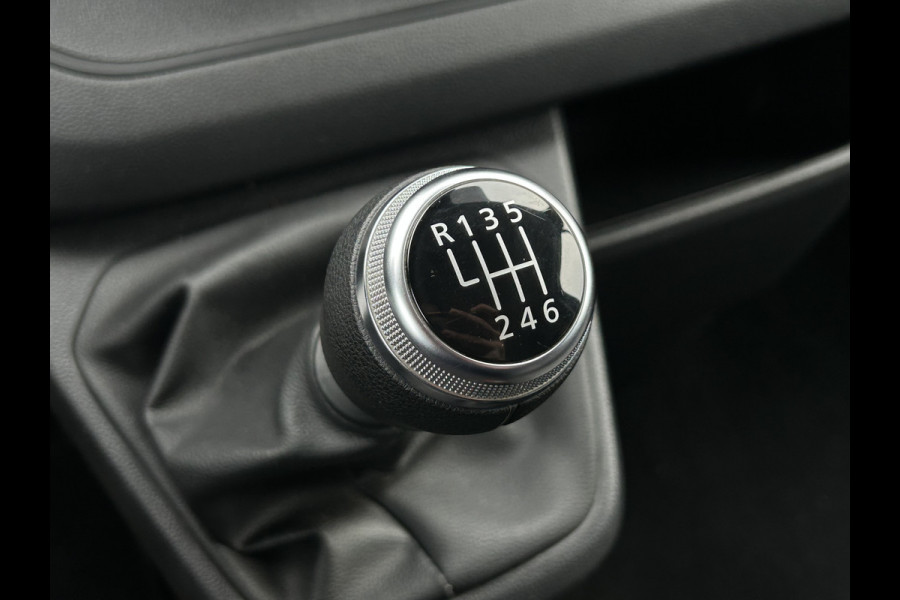 Renault Trafic 2.0 dCi / L2H1 / 1e EIG. / 54.177 KM !! / TREKHAAK / AIRCO / CRUISE / NAVI / APPLE CARPLAY / 3-ZITS / LED