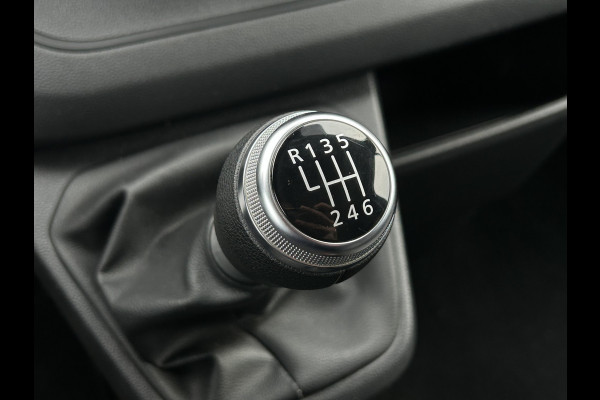 Renault Trafic 2.0 dCi / L2H1 / 1e EIG. / 54.177 KM !! / TREKHAAK / AIRCO / CRUISE / NAVI / APPLE CARPLAY / 3-ZITS / LED