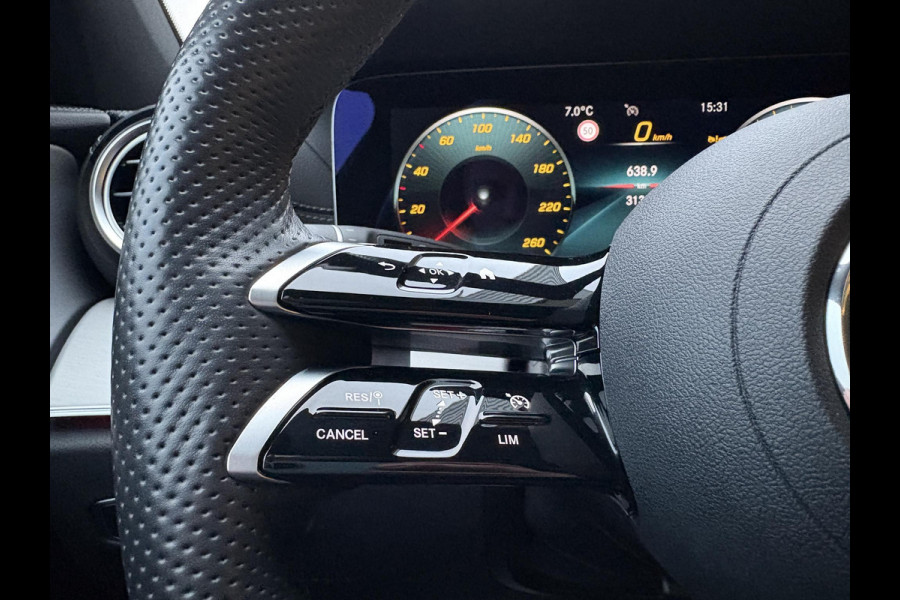 Mercedes-Benz E-Klasse Estate 300 e AMG Line PHEV | Elek. Wegklapbare Trekhaak | Open dak | Multibeam | Stoelverwarming | Achteruitrijcamera | Adaptive Cruise Control