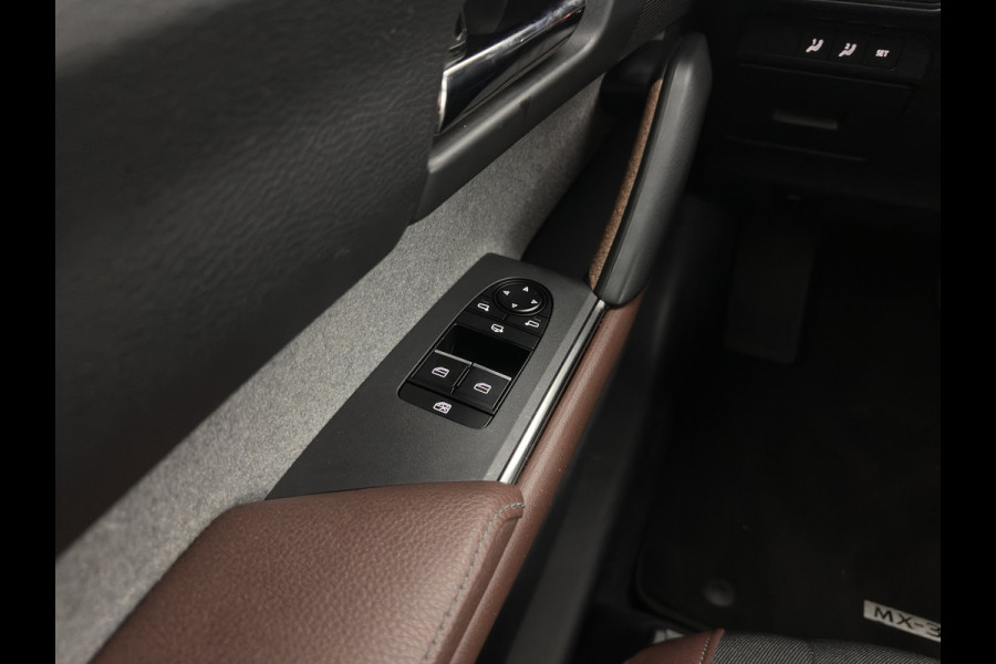 Mazda MX-30 e-SkyActiv 145 First Edition 36 kWh {SOH-92%} (INCL-BTW) Aut.*LEATHER-MICROFIBRE | FULL-LED | NAVI-FULLMAP | KEYLESS | BLIND-SPOT |  ADAPTIVE-CRUISE | HEAD-UP | CAMERA | DIGI-COCKPIT | MEMORY-PACK | SHIFT-PADDLES | 18"ALU*