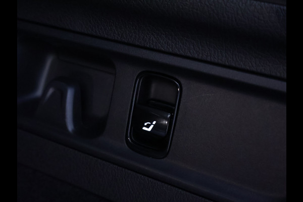 Mercedes-Benz GLC 300 e 4MATIC Plug-In Hybride Trekhaak | Sfeerverlichting | 19 Inch Velgen | Stuur en Stoelverwarming | Memory Voorstoelen. Inclusief 24 maanden MB Certified garantie voor Europa.