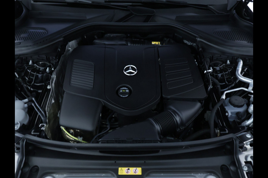Mercedes-Benz GLC 300 e 4MATIC Plug-In Hybride Trekhaak | Sfeerverlichting | 19 Inch Velgen | Stuur en Stoelverwarming | Memory Voorstoelen. Inclusief 24 maanden MB Certified garantie voor Europa.