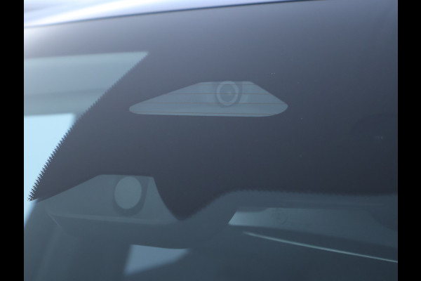 Mercedes-Benz GLC 300 e 4MATIC Plug-In Hybride Trekhaak | Sfeerverlichting | 19 Inch Velgen | Stuur en Stoelverwarming | Memory Voorstoelen. Inclusief 24 maanden MB Certified garantie voor Europa.