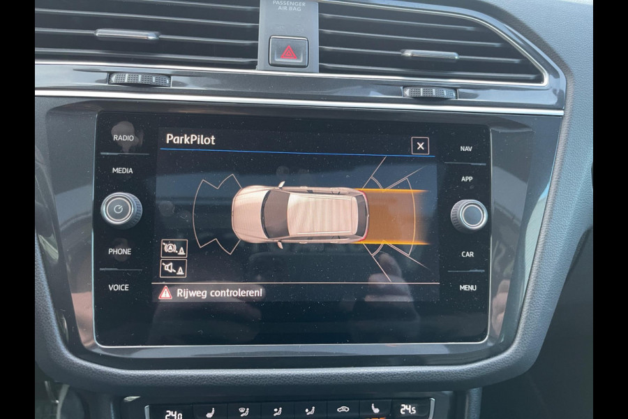 Volkswagen Tiguan 2.0 TSI 4Motion R-Line PANORAMADAK VIRTUAL LED-XENON LEER MEMORY STOELEN ELECTR -TREKHAAK