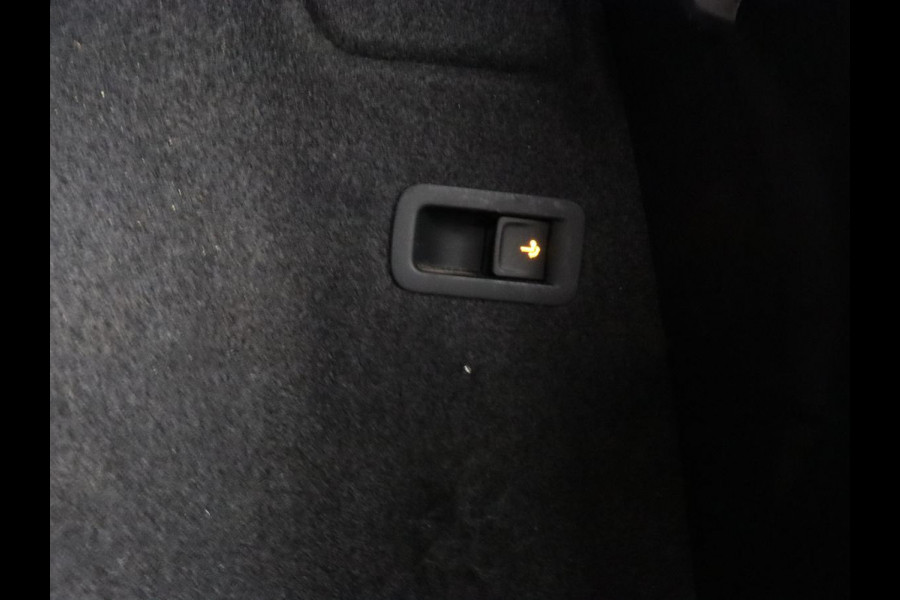 Seat Ateca 2.0 TDI FR Intens | Leder/Alcantara | Stoelverwarming | 360 Camera | Trekhaak | BeatsAudio | Adaptive cruise | Virtual Cockpit | Carplay | Navigatie | Full LED