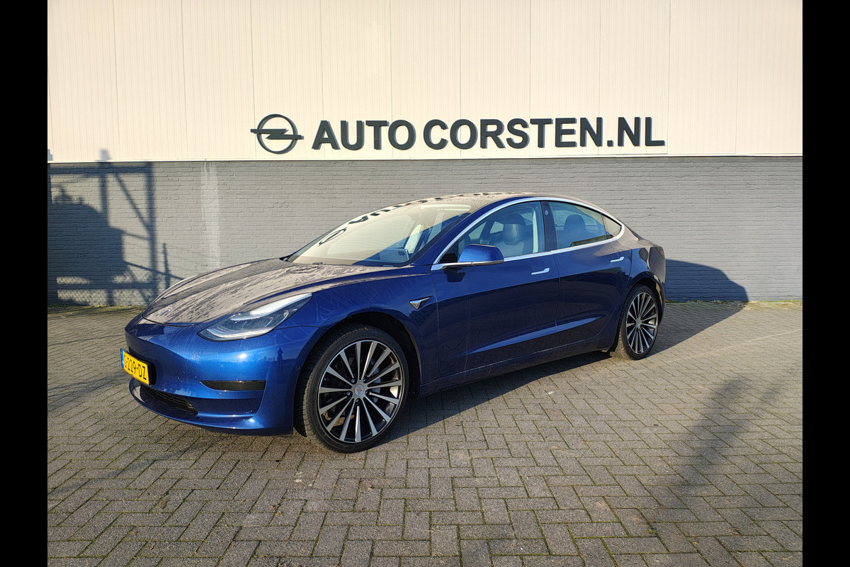 Tesla Model 3 RWD SR+ 325PK Lmv 19" AutoPilot FSD 2.5 Leder PanoDak Adaptive-Cruise Lmv Camera's Elektr.-Stuur+Stoelen+Spiegels+Geheugen+Easy- Navi LED Comfortstoelen ACC DAB Voorverwarmen interieur via App Keyless via Telefoonsleutel One-Pedal-Drive Origineel Nederlandse auto tot 11kw laden thuis! 1.584kg licht! Keurige auto!! 1000kg trekvermogen