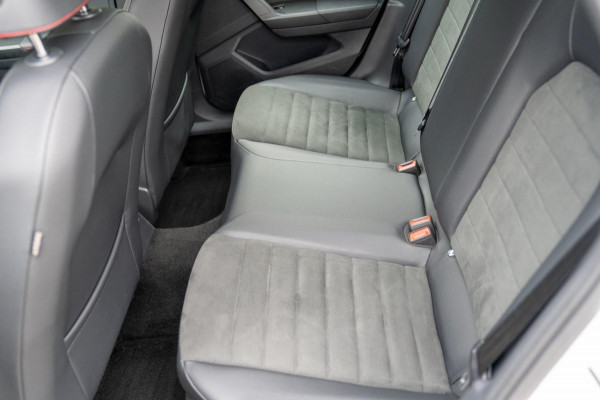 Seat Arona 1.0 TSI FR Business Intense Plus|Prijs incl. 12 mnd garantie|PDC Carplay Camera DAB Stoelverwarming Navigatie Bluetooth