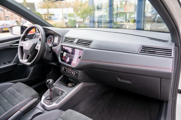 Seat Arona 1.0 TSI FR Business Intense Plus|Prijs incl. 12 mnd garantie|PDC Carplay Camera DAB Stoelverwarming Navigatie Bluetooth