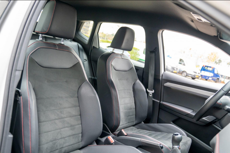 Seat Arona 1.0 TSI FR Business Intense Plus|Prijs incl. 12 mnd garantie|PDC Carplay Camera DAB Stoelverwarming Navigatie Bluetooth