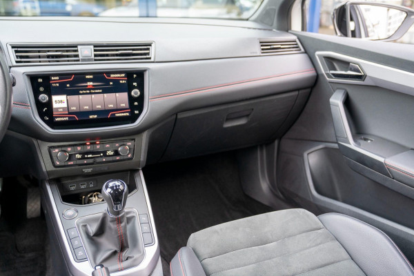 Seat Arona 1.0 TSI FR Business Intense Plus|Prijs incl. 12 mnd garantie|PDC Carplay Camera DAB Stoelverwarming Navigatie Bluetooth