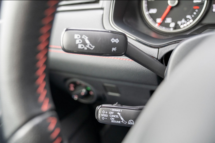 Seat Arona 1.0 TSI FR Business Intense Plus|Prijs incl. 12 mnd garantie|PDC Carplay Camera DAB Stoelverwarming Navigatie Bluetooth