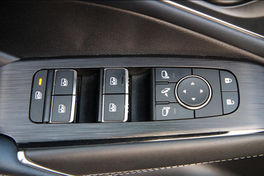 Nissan QASHQAI 1.3 MHEV Xtronic Business Premium AUTOMAAT / Panorama dak / Camera