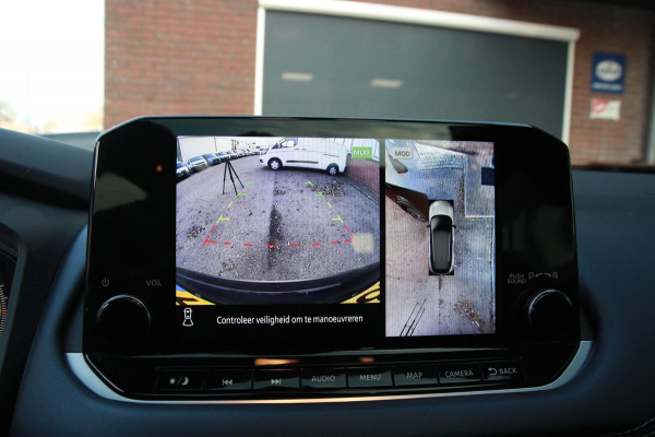 Nissan QASHQAI 1.3 MHEV Xtronic Business Premium AUTOMAAT / Panorama dak / Camera