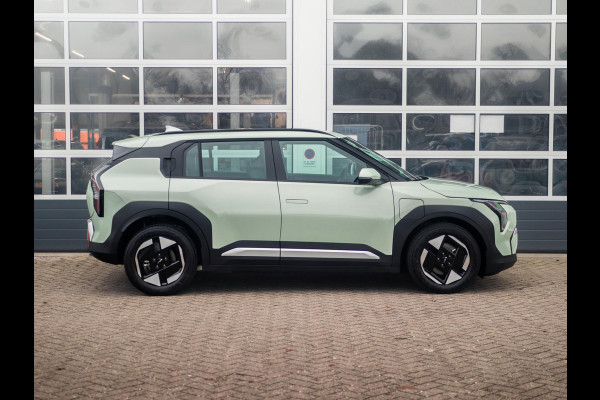 Kia EV3 Air 58.3 kWh | Uit voorraad leverbaar | Navi | 17" | Adapt. Cruise | Clima | PDC | Dakrails |