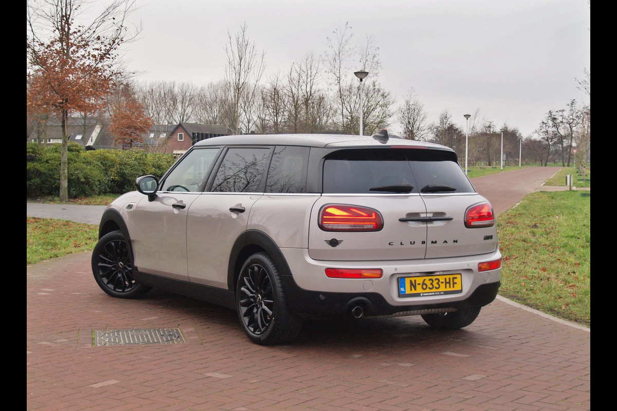 MINI Clubman 1.5 Cooper Business Edition | Rooftop Grey | Camera | Head-Up Display | Apple Camera | Automaat |
