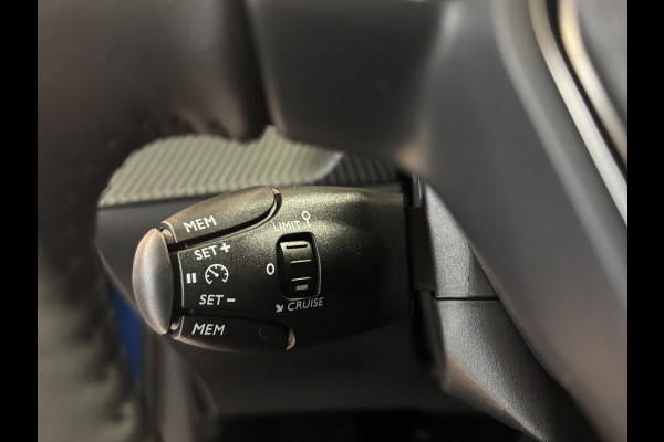 Peugeot 208 1.2 Hybrid 110 e-DCS6 Allure VOORRAAD DEAL | Automaat | Navigatie | 360 camera | Draadloze telefoonlader |