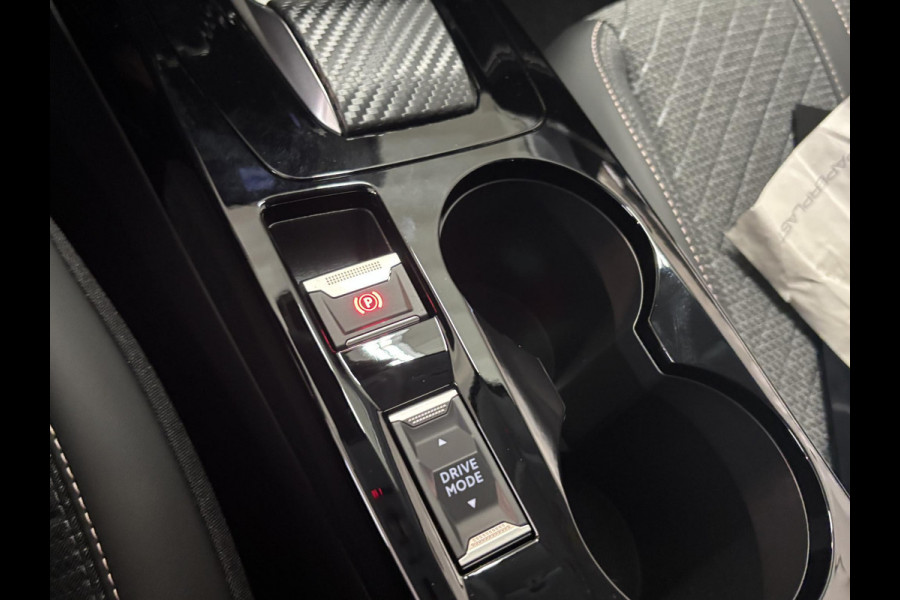 Peugeot 208 1.2 Hybrid 110 e-DCS6 Allure VOORRAAD DEAL | Automaat | Navigatie | 360 camera | Draadloze telefoonlader |