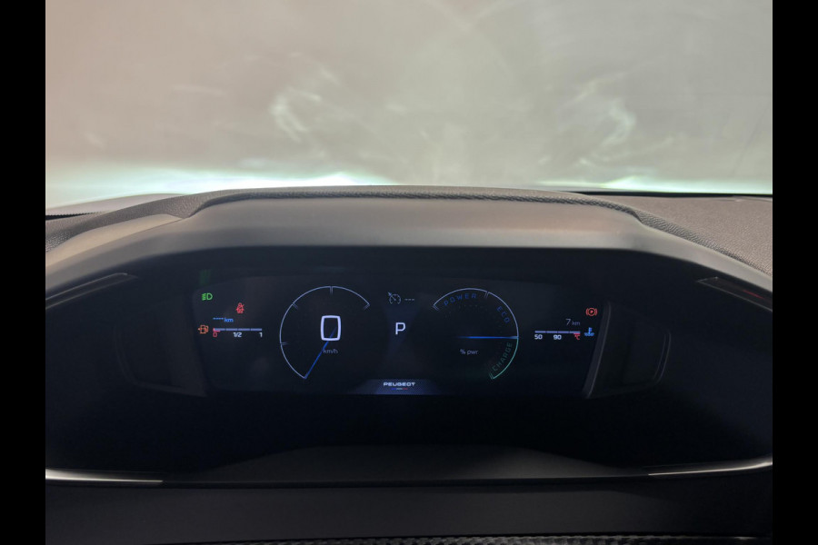 Peugeot 208 1.2 Hybrid 110 e-DCS6 Allure VOORRAAD DEAL | Automaat | Navigatie | 360 camera | Draadloze telefoonlader |