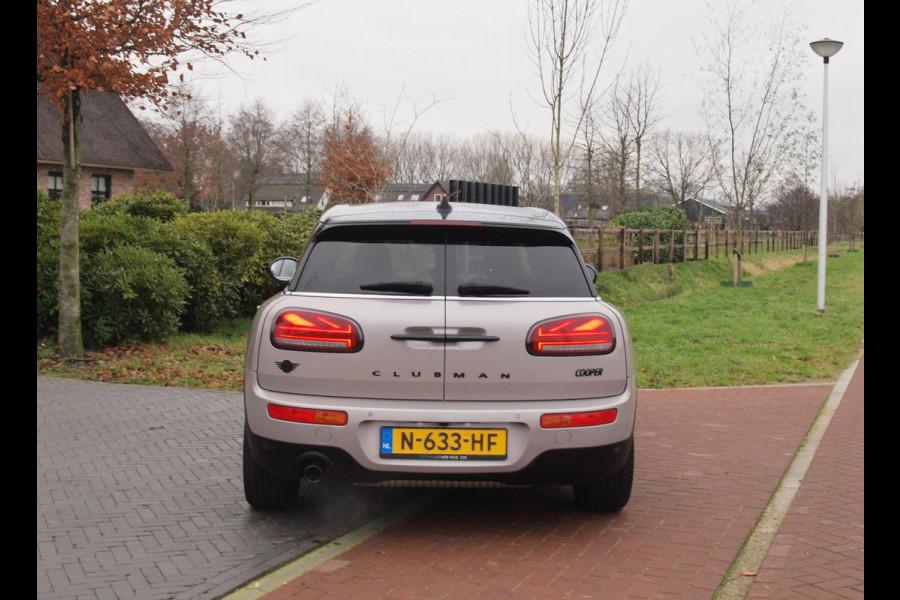 MINI Clubman 1.5 Cooper Business Edition | Rooftop Grey | Camera | Head-Up Display | Apple Camera | Automaat |