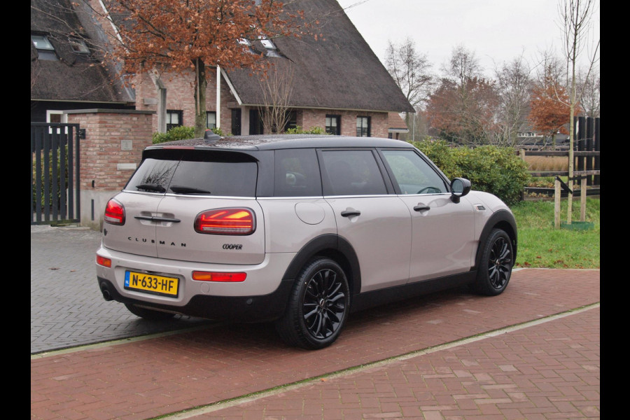 MINI Clubman 1.5 Cooper Business Edition | Rooftop Grey | Camera | Head-Up Display | Apple Camera | Automaat |